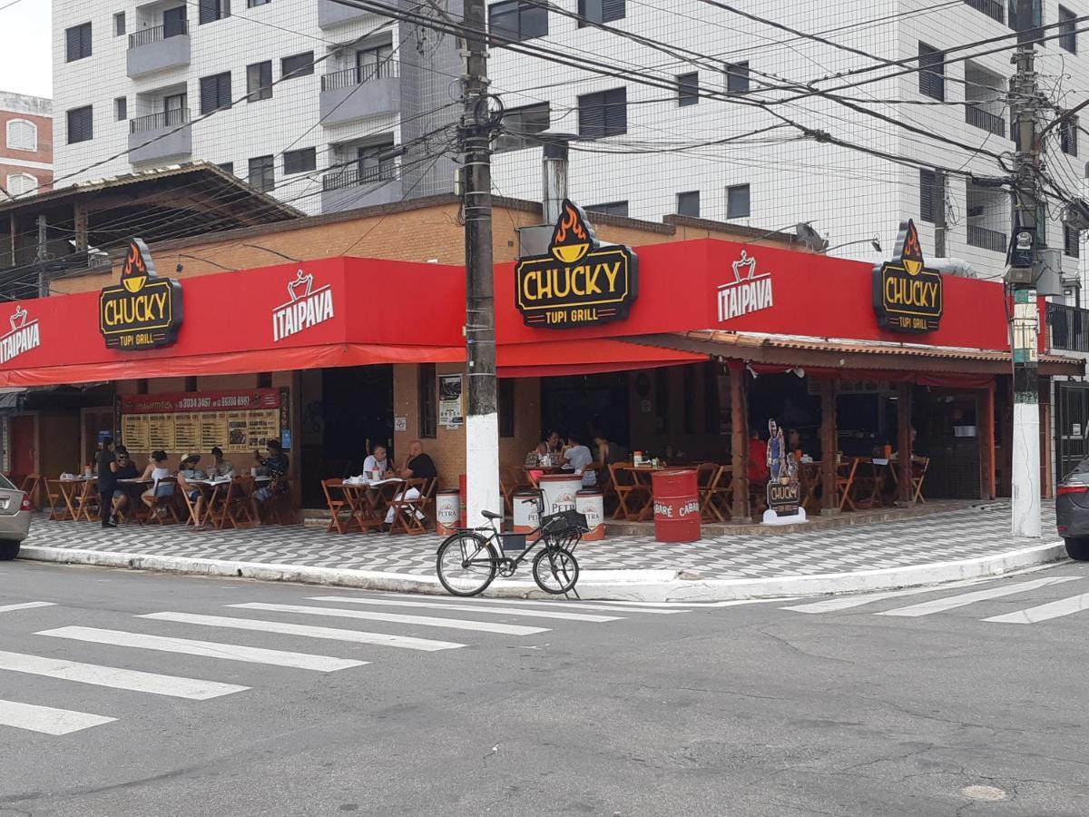 BEIRA MAR - 2 QUARTOS - 15 metros da Praia TUPI com VARANDA para até 8 hóspedes e ESTACIONAMENTO Praia Grande  Exterior foto